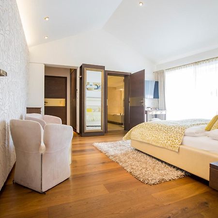 Iris Porsche Hotel & Restaurant 몬드시 외부 사진