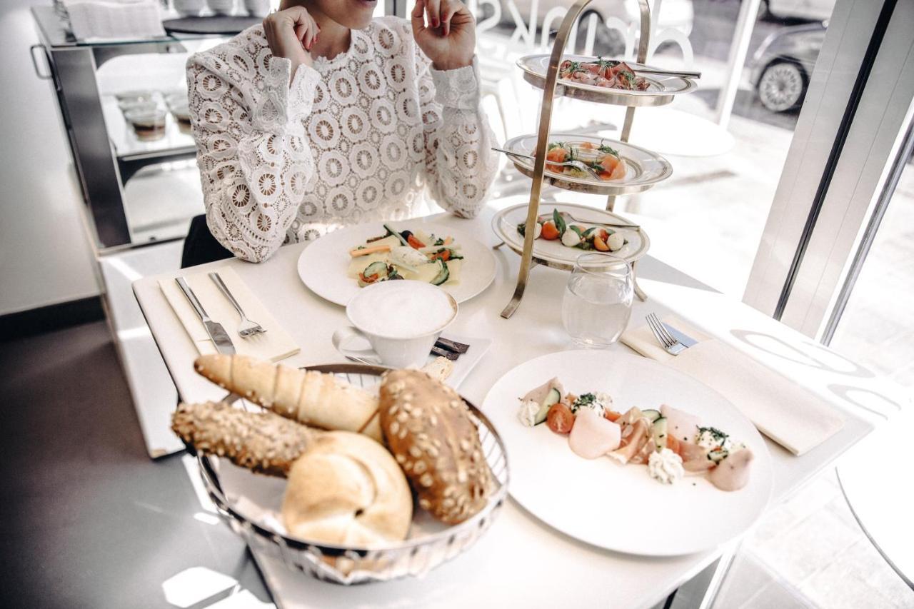 Iris Porsche Hotel & Restaurant 몬드시 외부 사진